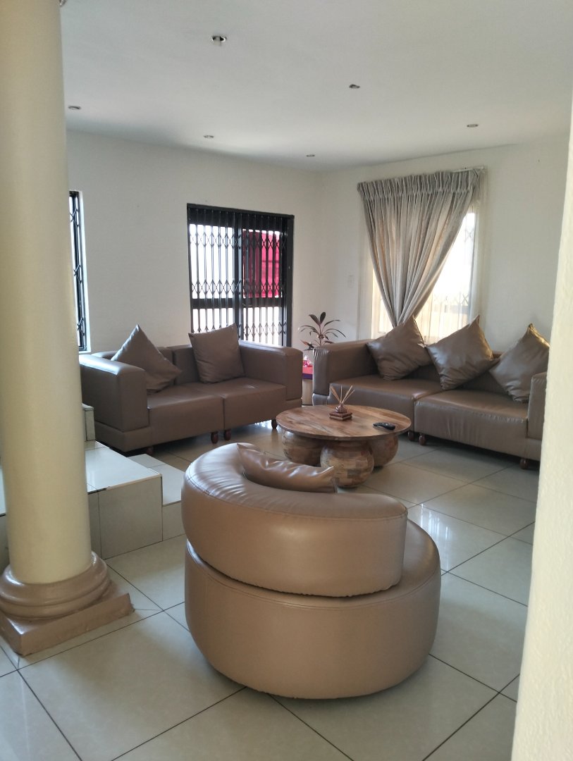 5 Bedroom Property for Sale in Lotus Gardens Gauteng