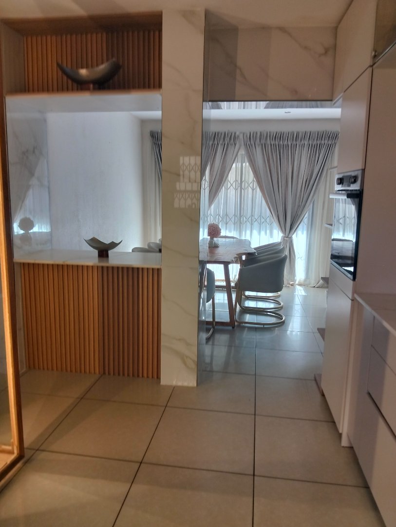 5 Bedroom Property for Sale in Lotus Gardens Gauteng