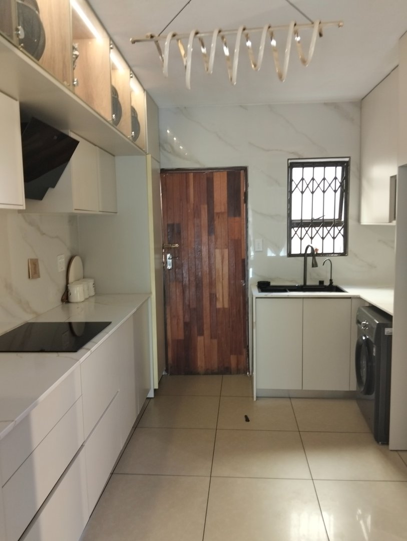 5 Bedroom Property for Sale in Lotus Gardens Gauteng