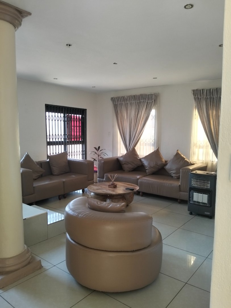 5 Bedroom Property for Sale in Lotus Gardens Gauteng