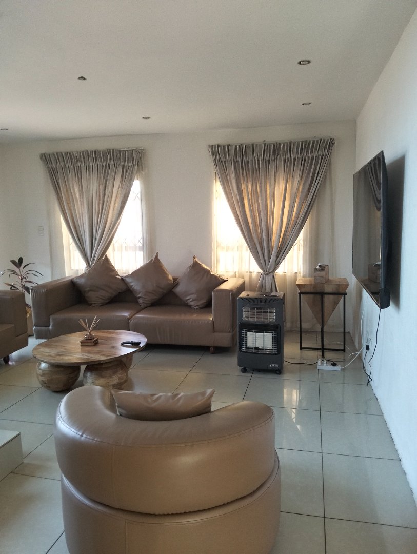 5 Bedroom Property for Sale in Lotus Gardens Gauteng