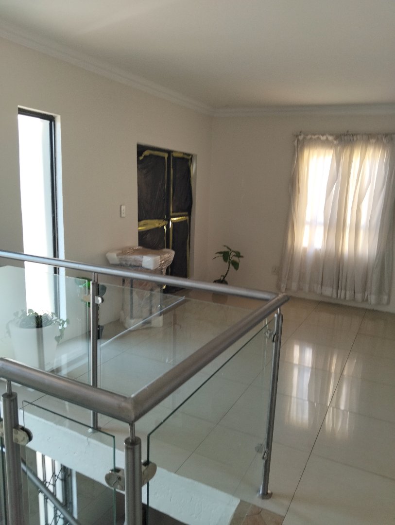 5 Bedroom Property for Sale in Lotus Gardens Gauteng