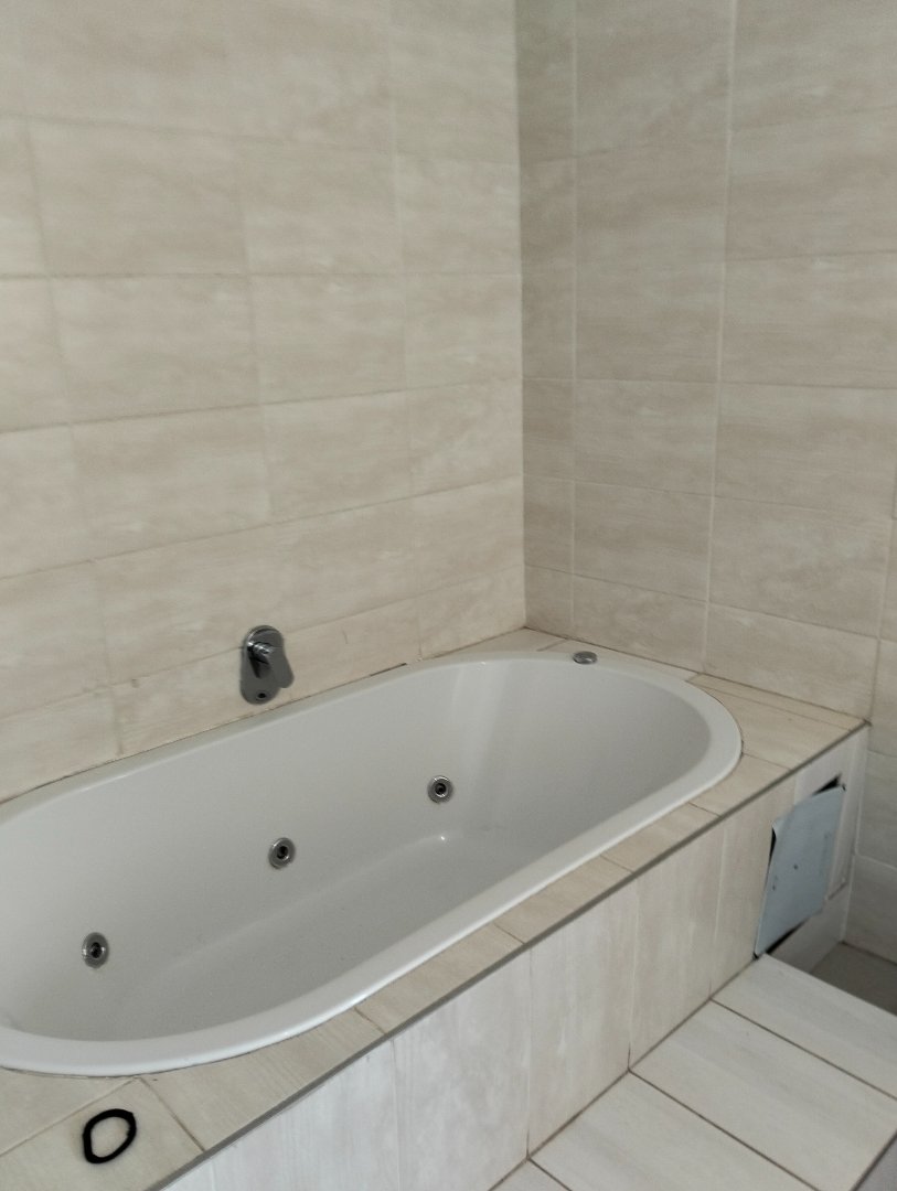 5 Bedroom Property for Sale in Lotus Gardens Gauteng