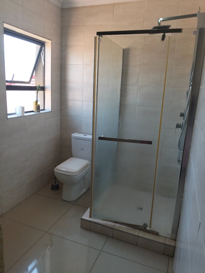 5 Bedroom Property for Sale in Lotus Gardens Gauteng