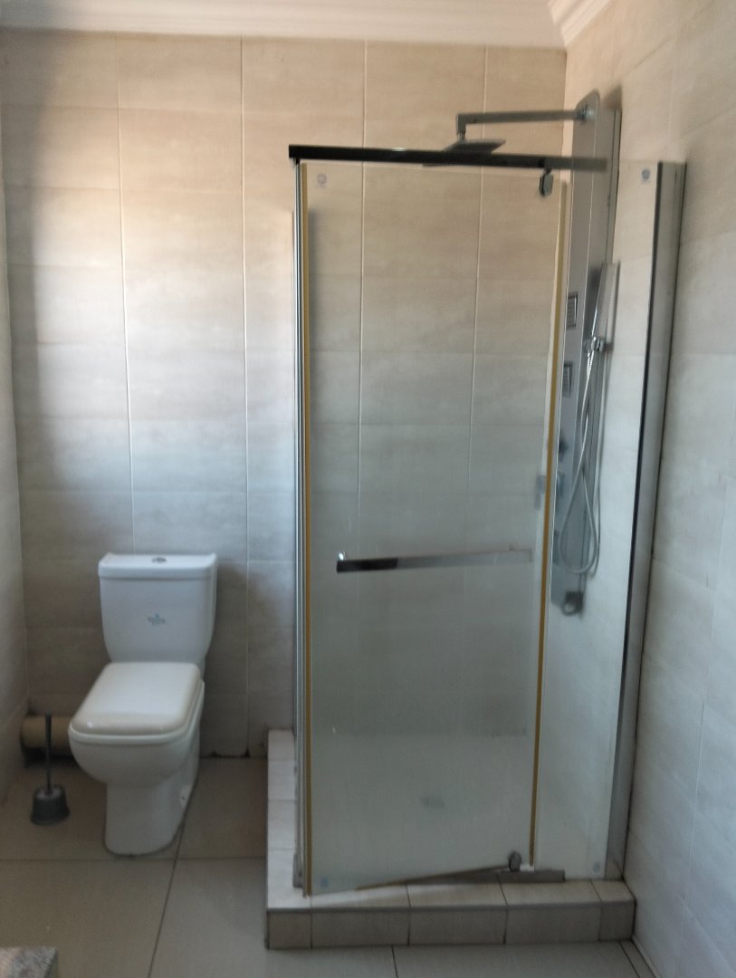 5 Bedroom Property for Sale in Lotus Gardens Gauteng