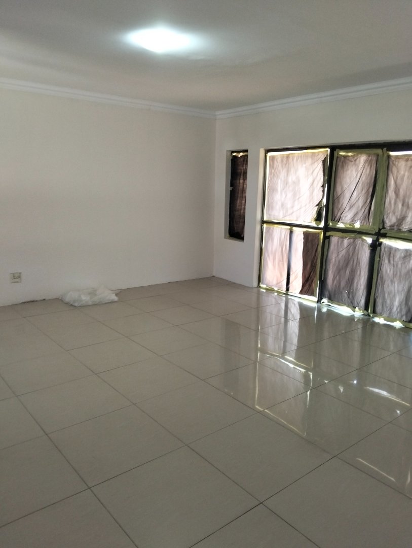 5 Bedroom Property for Sale in Lotus Gardens Gauteng