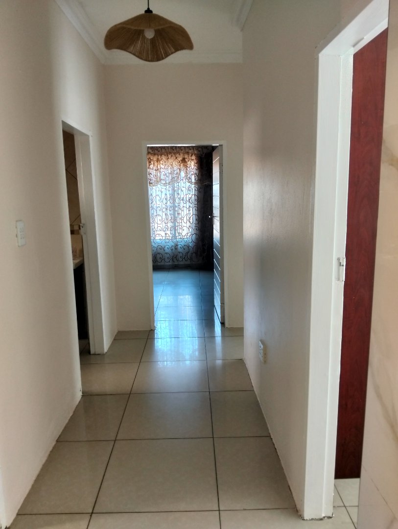 5 Bedroom Property for Sale in Lotus Gardens Gauteng