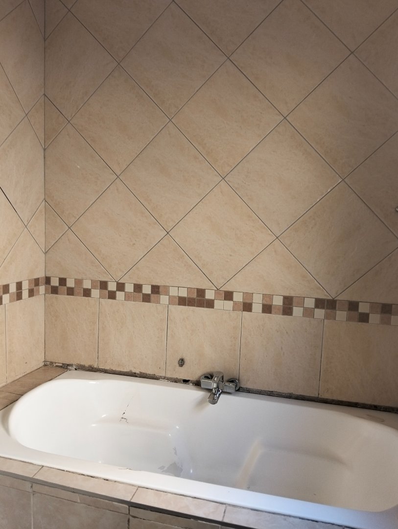 5 Bedroom Property for Sale in Lotus Gardens Gauteng