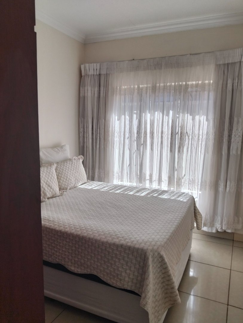 5 Bedroom Property for Sale in Lotus Gardens Gauteng