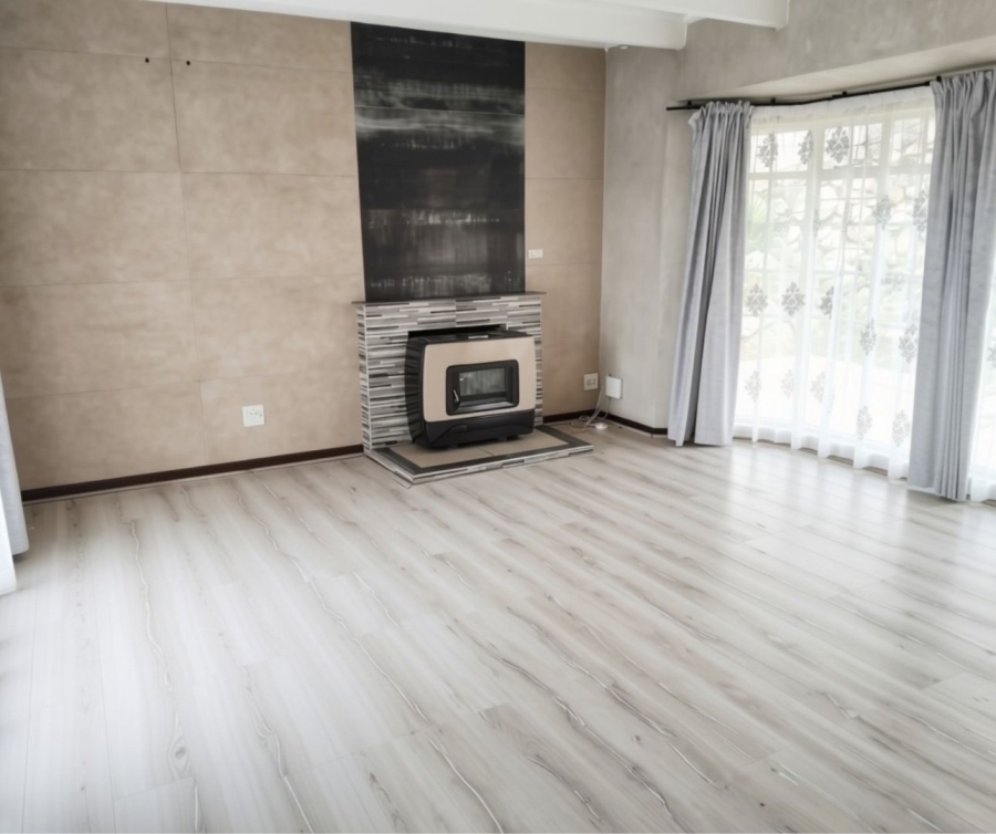 To Let 3 Bedroom Property for Rent in Mondeor Gauteng