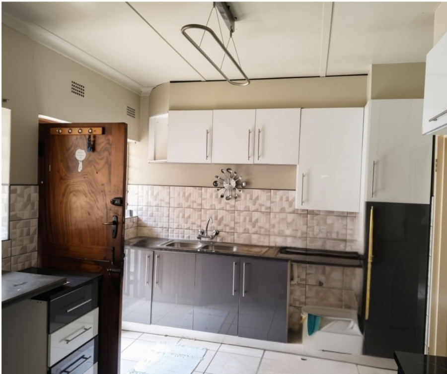 To Let 3 Bedroom Property for Rent in Mondeor Gauteng