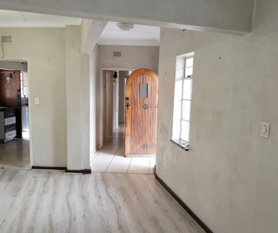 To Let 3 Bedroom Property for Rent in Mondeor Gauteng