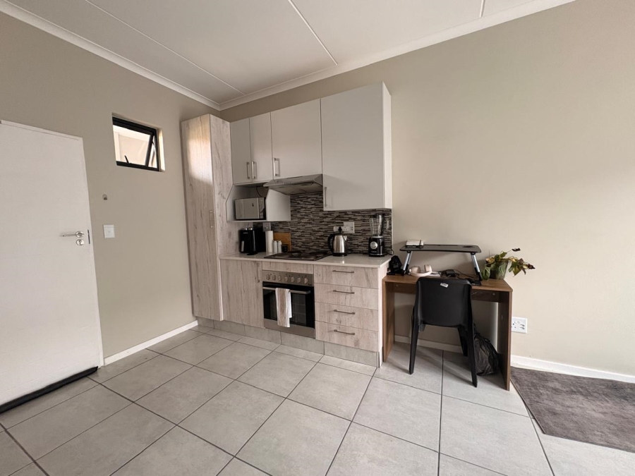  Bedroom Property for Sale in Grand Central Gauteng