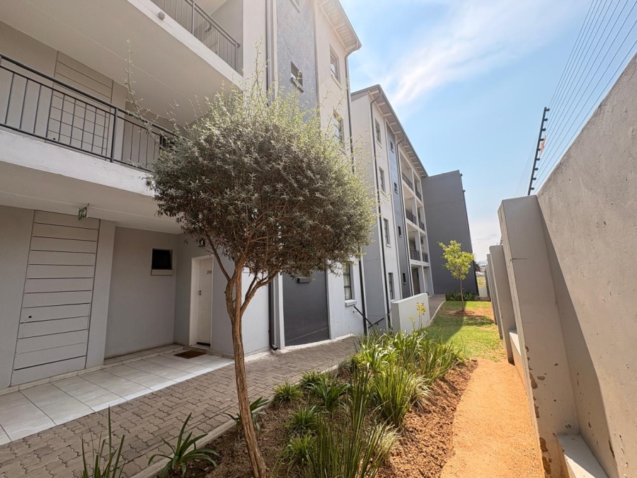  Bedroom Property for Sale in Grand Central Gauteng