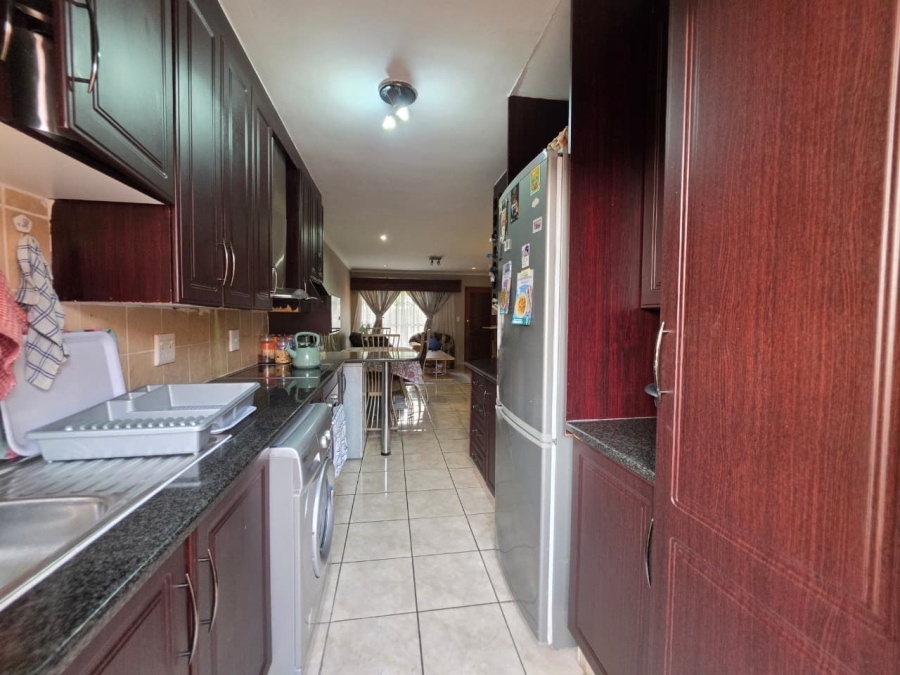 To Let 2 Bedroom Property for Rent in Norkem Park Gauteng
