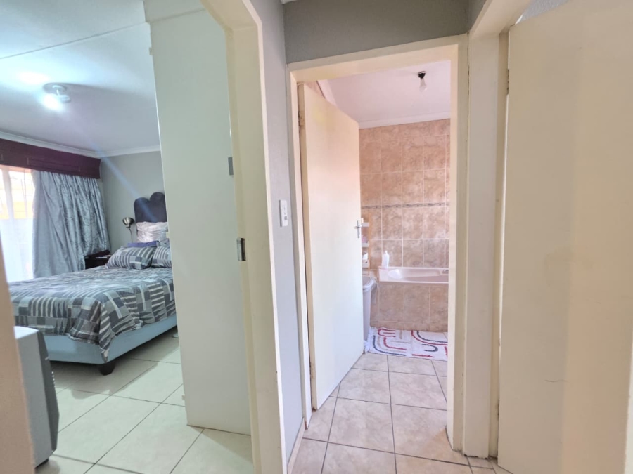 To Let 2 Bedroom Property for Rent in Norkem Park Gauteng