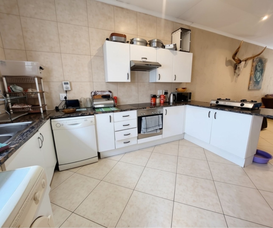 To Let 2 Bedroom Property for Rent in Glenvista Gauteng