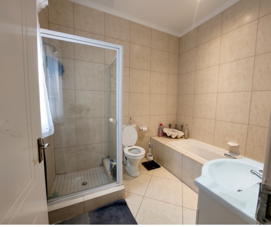 To Let 2 Bedroom Property for Rent in Glenvista Gauteng