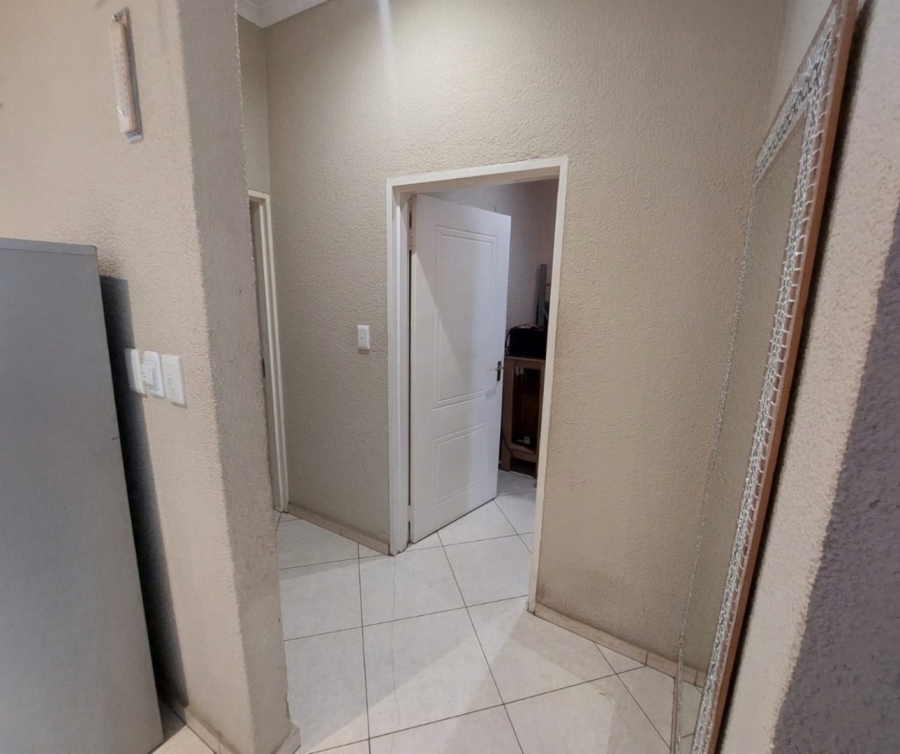 To Let 2 Bedroom Property for Rent in Glenvista Gauteng