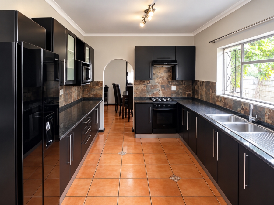 4 Bedroom Property for Sale in Flora Gardens Gauteng