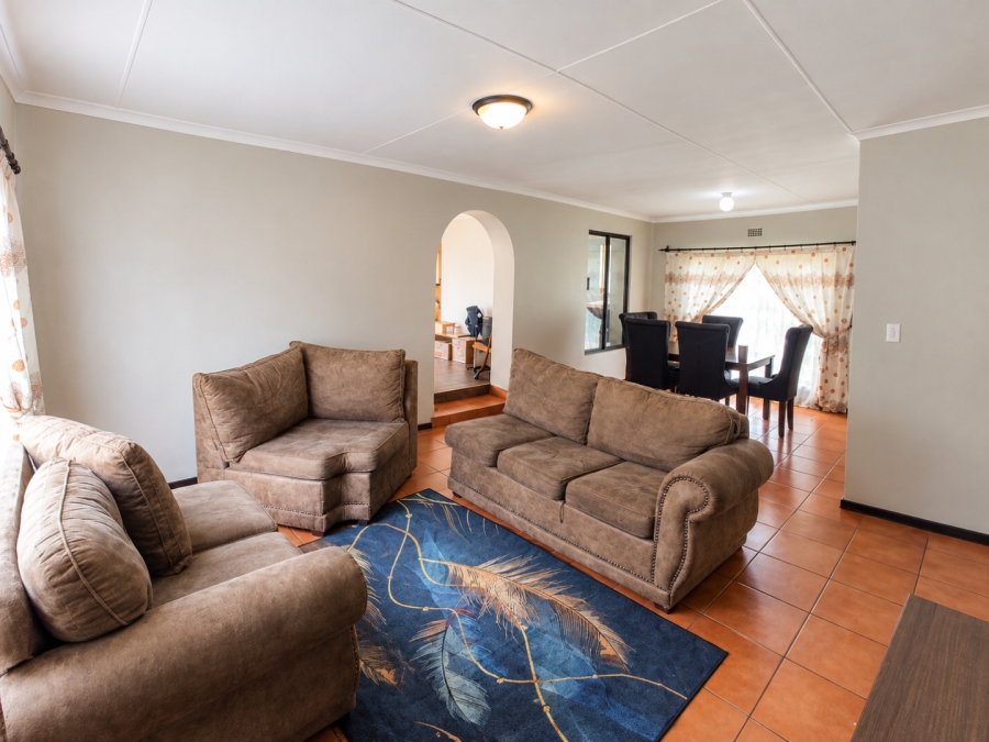 4 Bedroom Property for Sale in Flora Gardens Gauteng