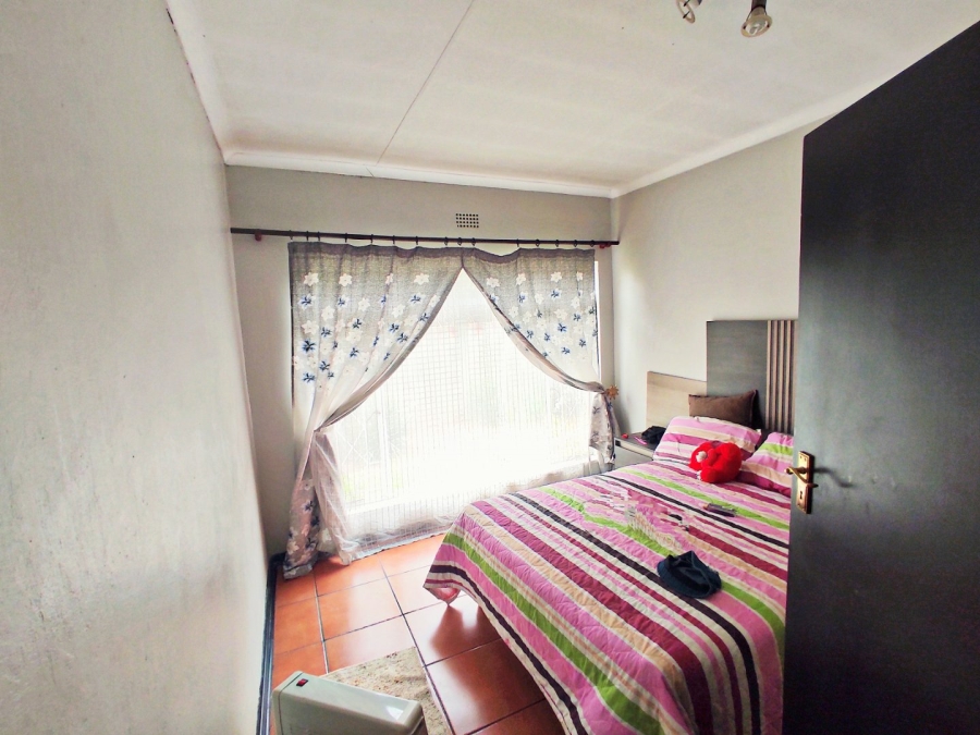 4 Bedroom Property for Sale in Flora Gardens Gauteng