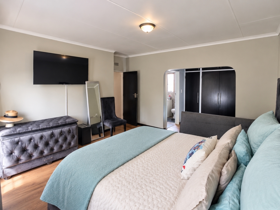 4 Bedroom Property for Sale in Flora Gardens Gauteng