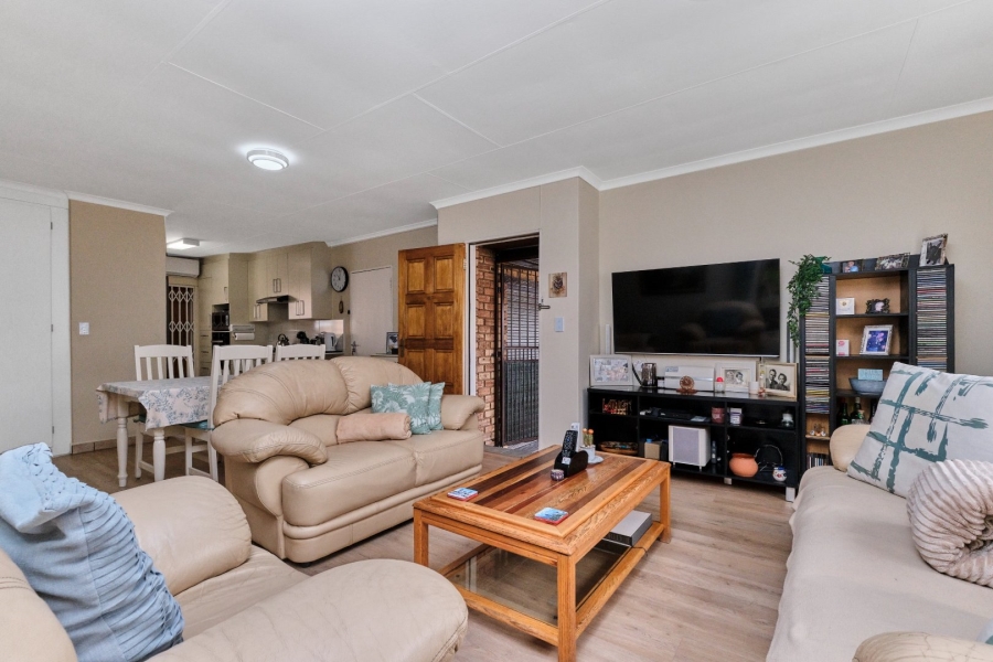 2 Bedroom Property for Sale in Weltevreden Park Gauteng