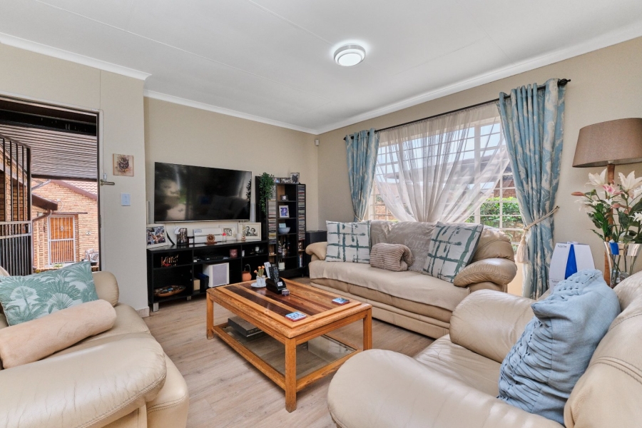 2 Bedroom Property for Sale in Weltevreden Park Gauteng