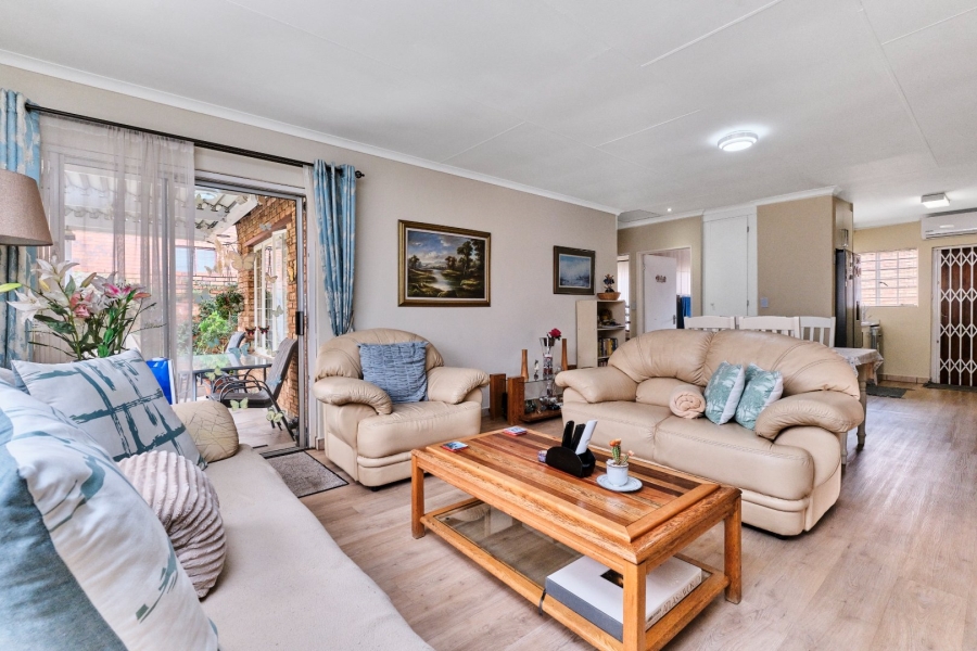 2 Bedroom Property for Sale in Weltevreden Park Gauteng