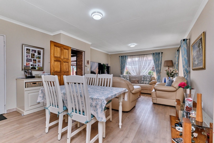 2 Bedroom Property for Sale in Weltevreden Park Gauteng
