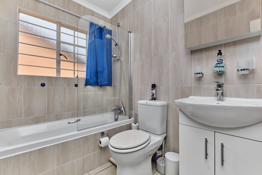 2 Bedroom Property for Sale in Weltevreden Park Gauteng