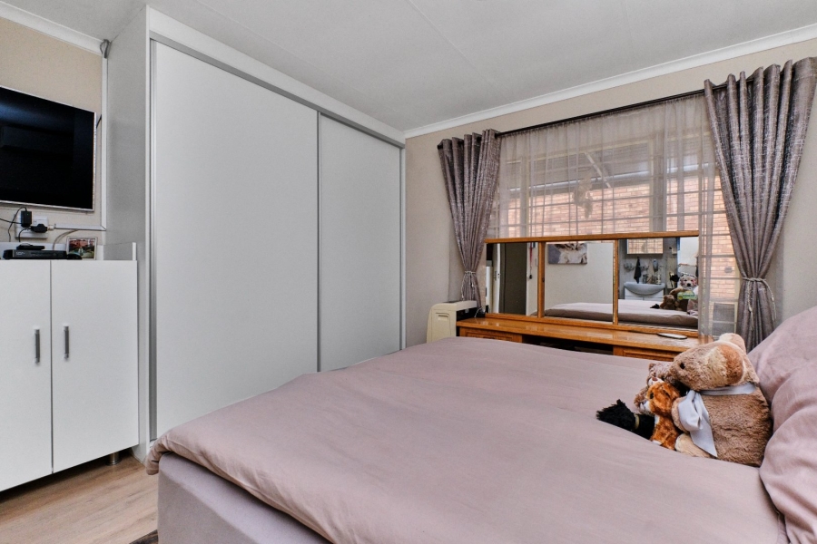 2 Bedroom Property for Sale in Weltevreden Park Gauteng
