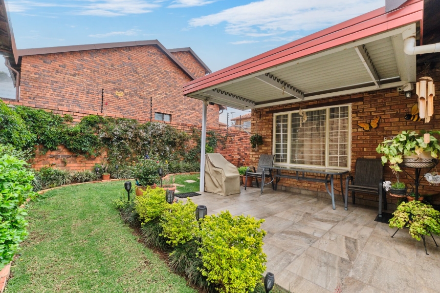 2 Bedroom Property for Sale in Weltevreden Park Gauteng
