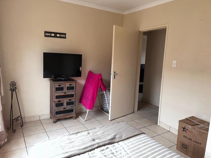 2 Bedroom Property for Sale in Discovery Gauteng