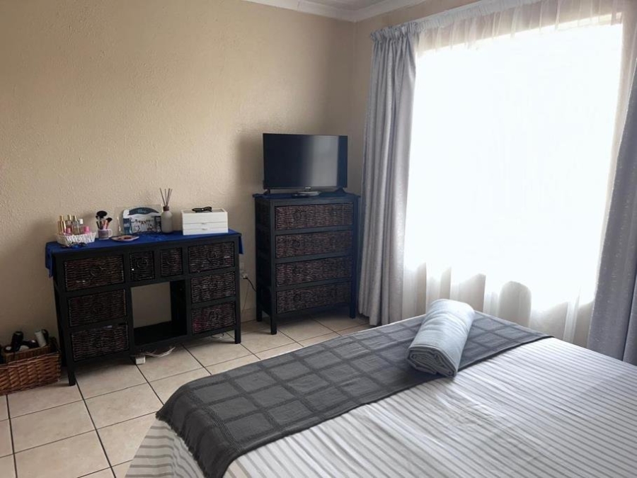 2 Bedroom Property for Sale in Discovery Gauteng