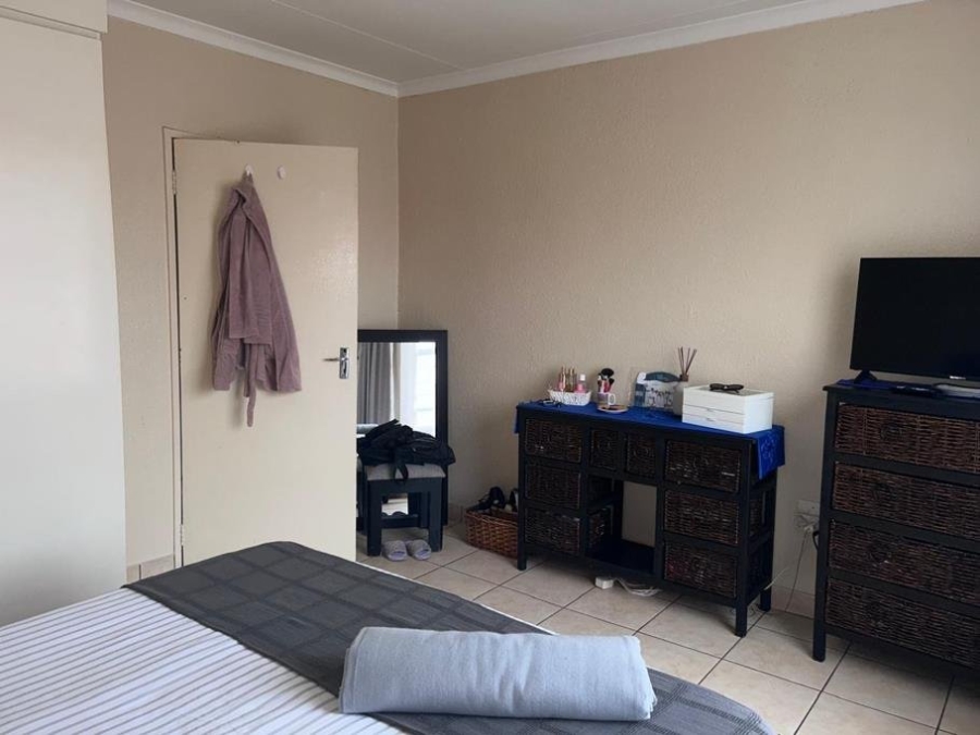 2 Bedroom Property for Sale in Discovery Gauteng