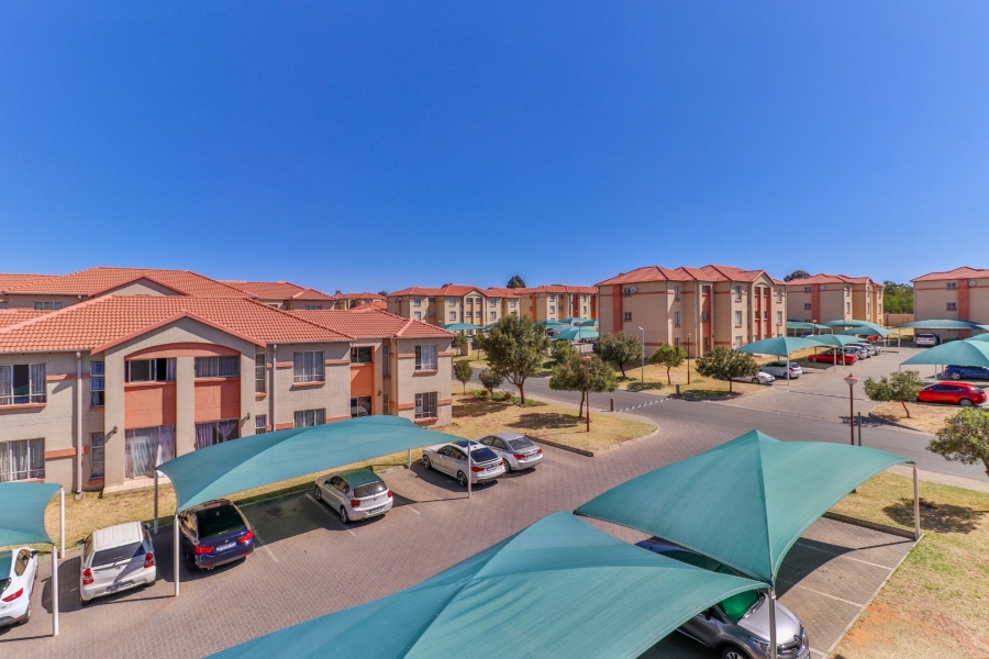 To Let 2 Bedroom Property for Rent in Ormonde Gauteng