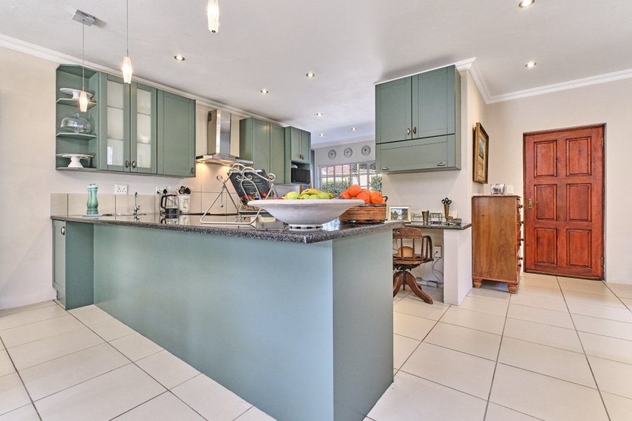 6 Bedroom Property for Sale in Blairgowrie Gauteng