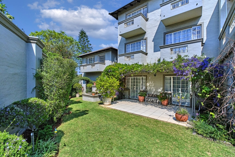 6 Bedroom Property for Sale in Blairgowrie Gauteng