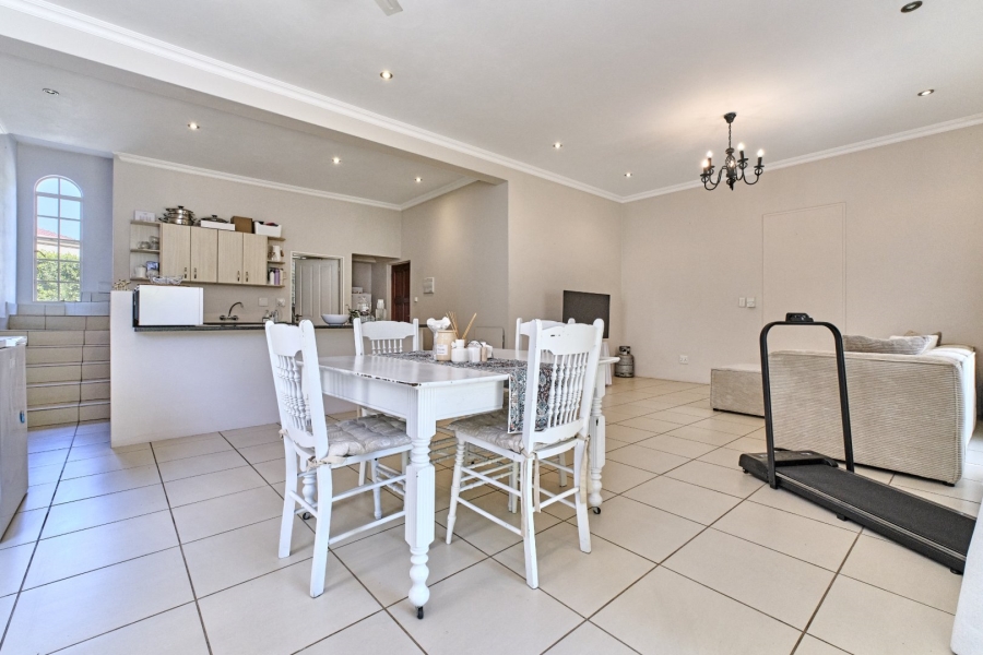 6 Bedroom Property for Sale in Blairgowrie Gauteng