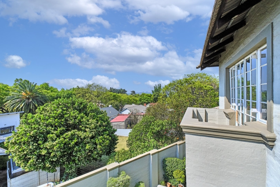 6 Bedroom Property for Sale in Blairgowrie Gauteng