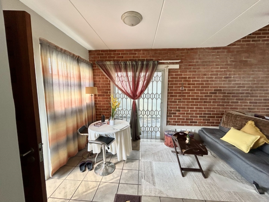  Bedroom Property for Sale in Houghton Estate Gauteng