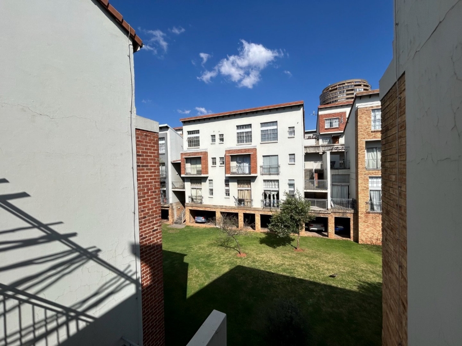  Bedroom Property for Sale in Houghton Estate Gauteng
