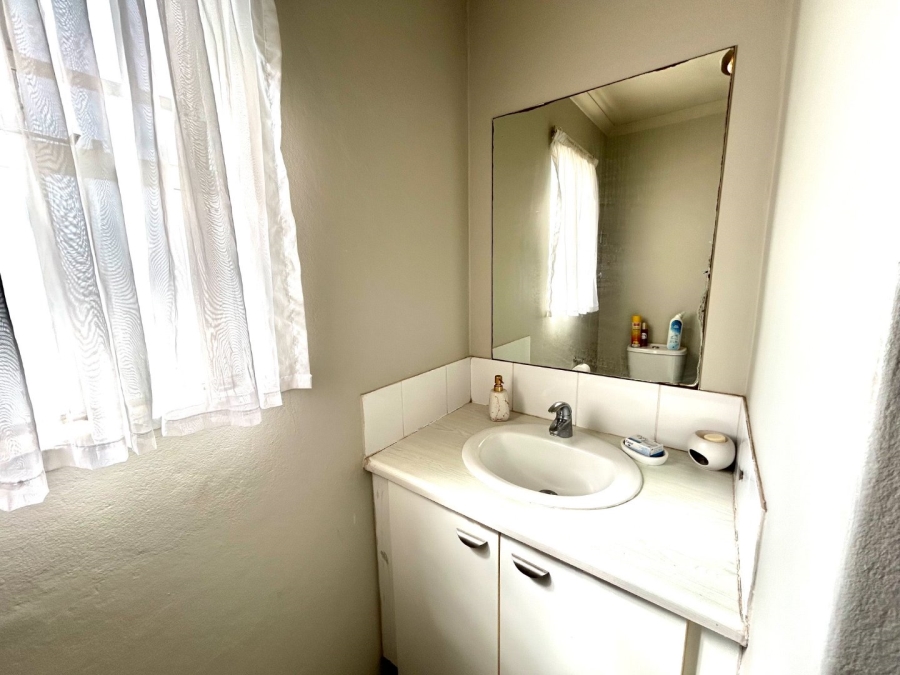  Bedroom Property for Sale in Houghton Estate Gauteng