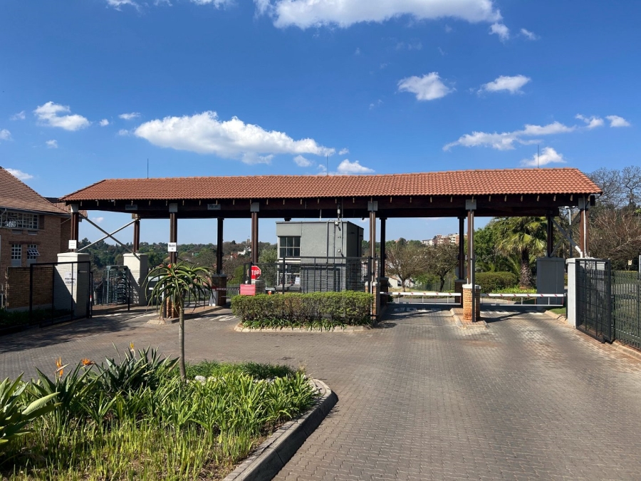  Bedroom Property for Sale in Houghton Estate Gauteng