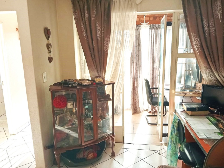 To Let 2 Bedroom Property for Rent in Florentia Gauteng