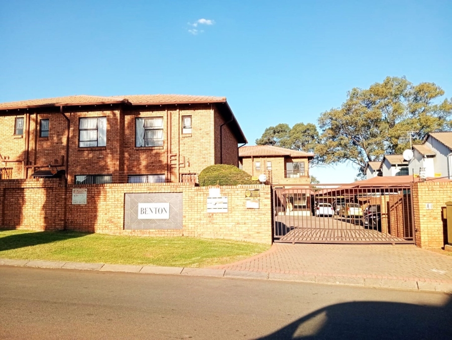 To Let 2 Bedroom Property for Rent in Florentia Gauteng