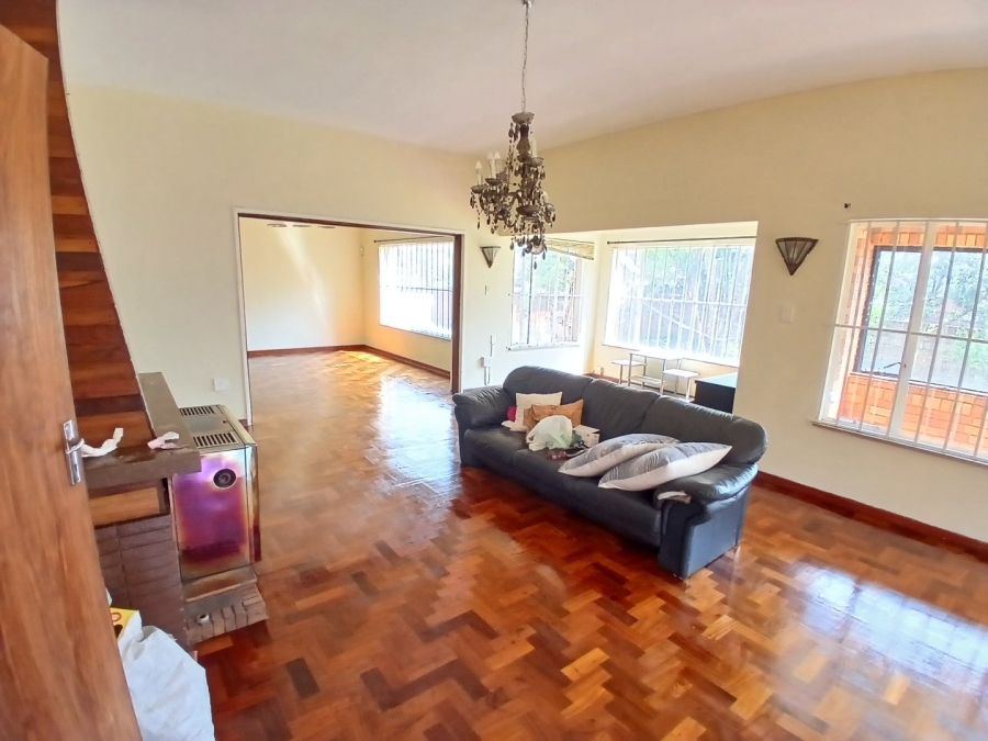 7 Bedroom Property for Sale in Nieuw Muckleneuk Gauteng