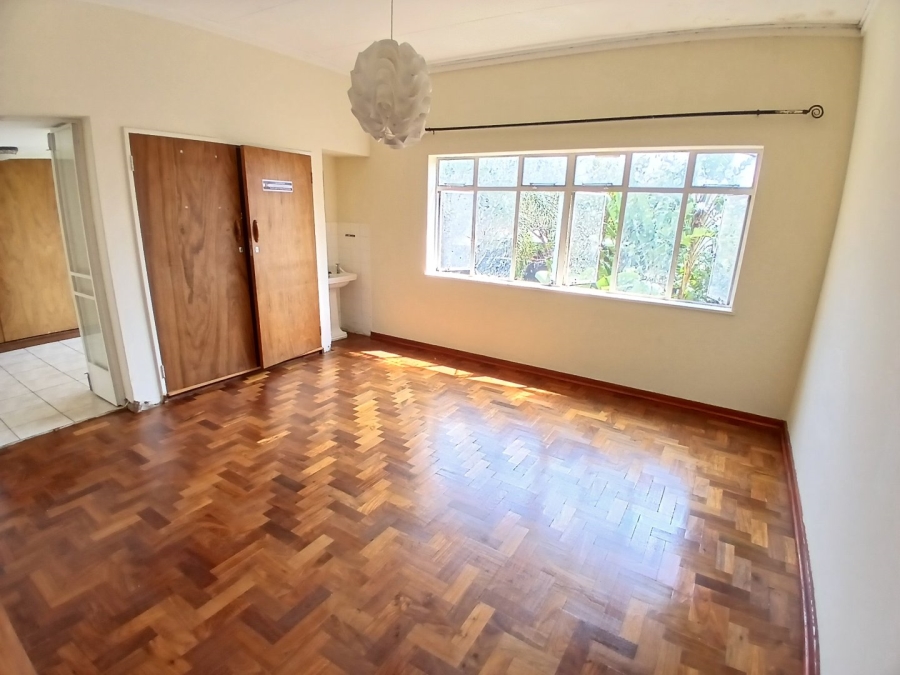 7 Bedroom Property for Sale in Nieuw Muckleneuk Gauteng